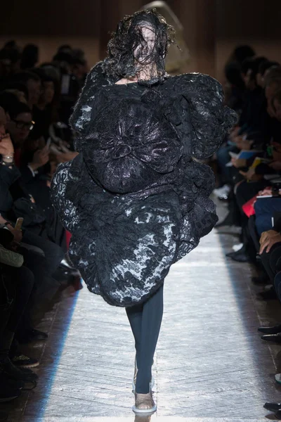 Look 5